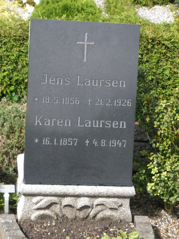 Karen Laursen  .jpg